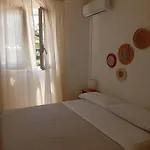 Silvia Santa Mari 2* פונזה