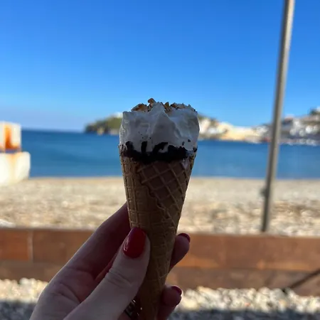 Silvia Santa Mari 2* Ponza