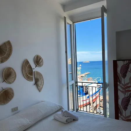 Silvia Santa Mari Hotel Ponza